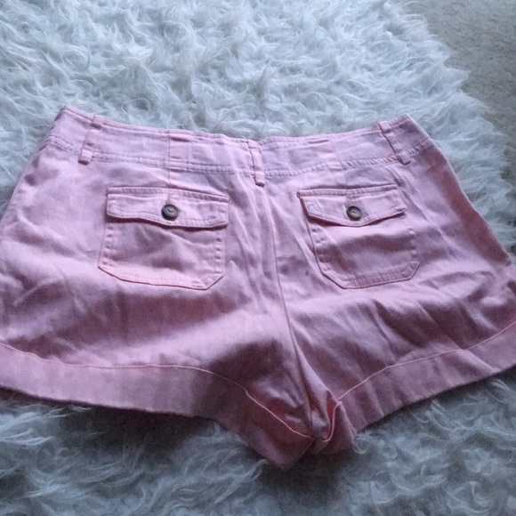 Shorts - Picture 3 of 3